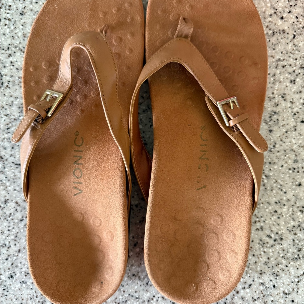Vionic Women's Tan Sandals